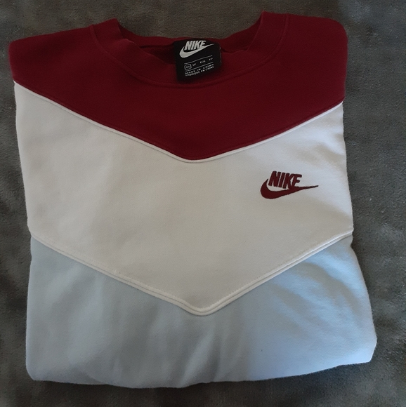 Nike Sweatshirt - Picture 3 of 3